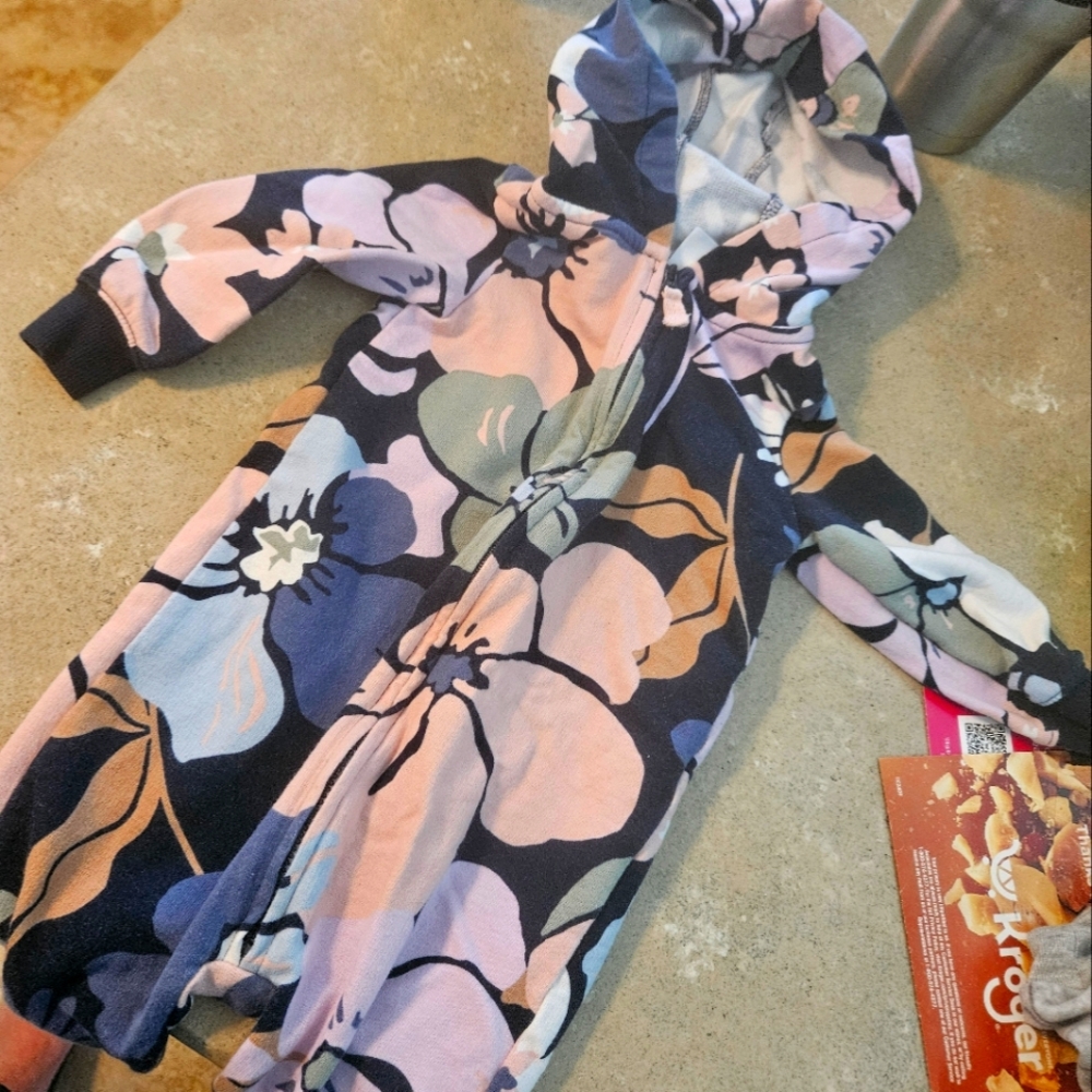 EUC 18M Carter's Hooded 1-piece outfit, super cute